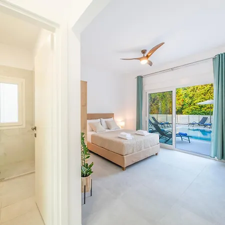Villa Ami, Roda, Corfu: 10 Guests, Heated Pool, Private Mini Golf, Pool Table & More!!