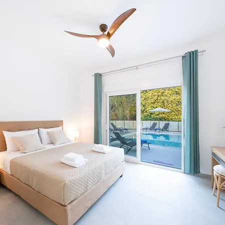Villa Ami, Roda, Corfu: 10 Guests, Heated Pool, Private Mini Golf, Pool Table & More!! Roda (Corfu)