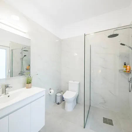 Ami, Roda, Corfu: 10 Guests, Heated Pool, Private Mini Golf, Pool Table & More!! * Ρόδα