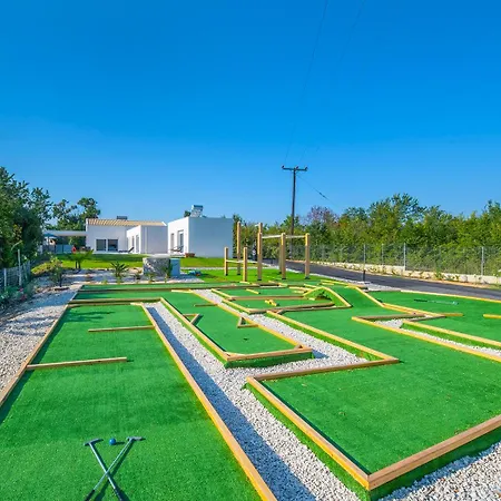 Ami, Roda, Corfu: 10 Guests, Heated Pool, Private Mini Golf, Pool Table & More!! Villa Roda (Corfu)