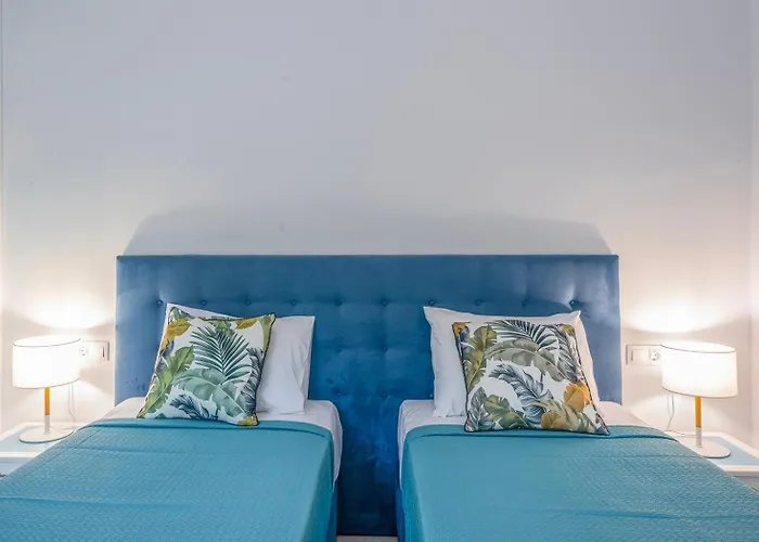 Ami, Roda, Corfu: 10 Guests, Heated Pool, Private Mini Golf, Pool Table & More!! Vilă *