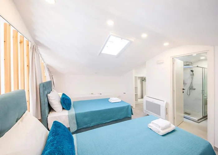 Ami, Roda, Corfu: 10 Guests, Heated Pool, Private Mini Golf, Pool Table & More!!