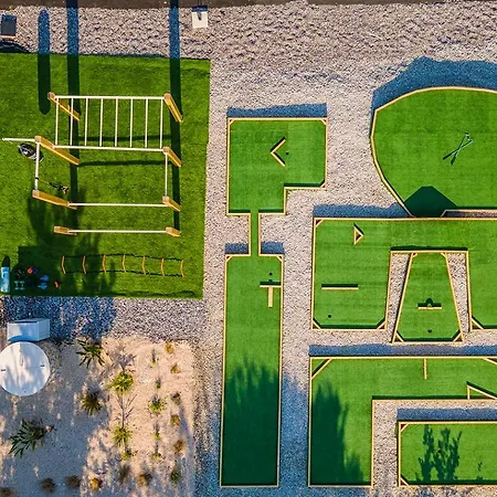Willa Ami, Roda, Corfu: 10 Guests, Heated Pool, Private Mini Golf, Pool Table & More!!